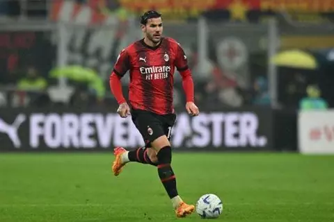 تقارير: أتلتيكو مدريد ينسحب من صفقة ثيو هيرنانديز